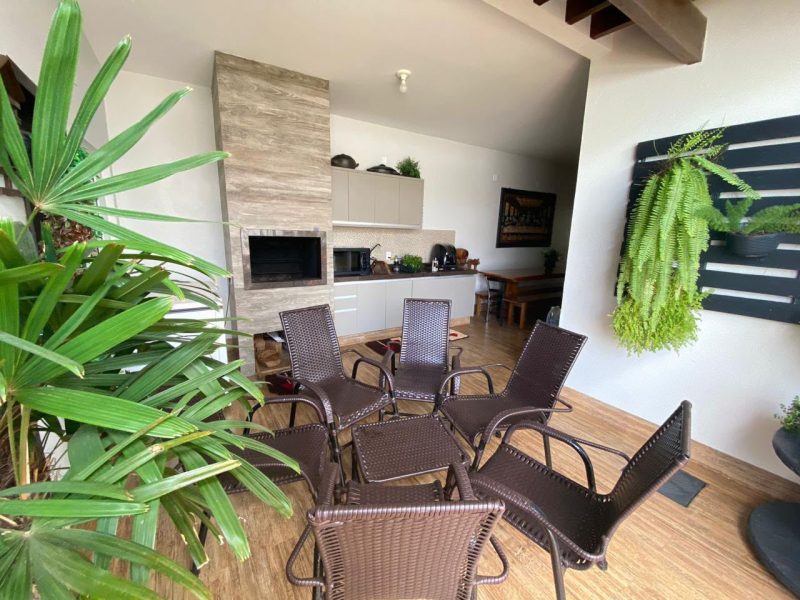 CASA À VENDA – BAIRRO FLAMBOYANTES