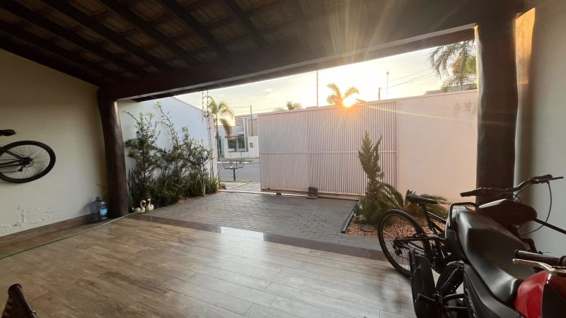 CASA À VENDA – BAIRRO FLAMBOYANTES