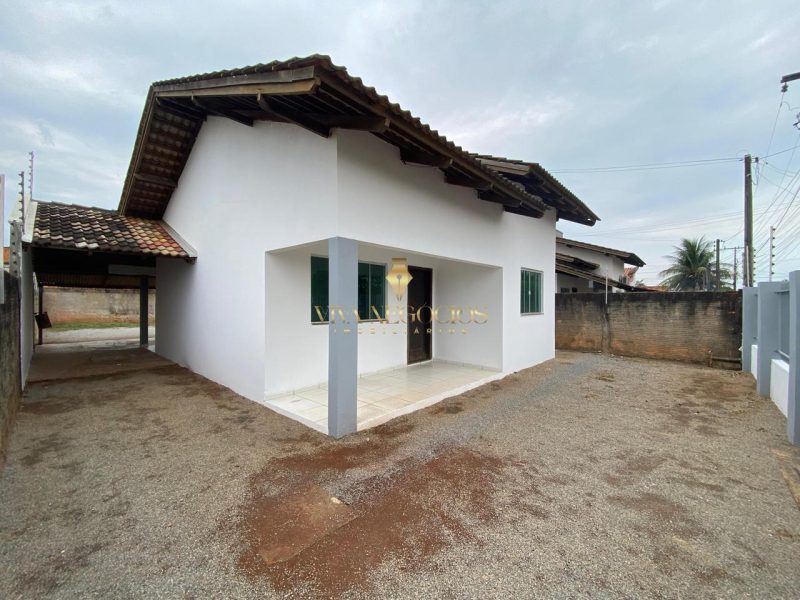CASA Á VENDA - BAIRRO ARARA AZUL