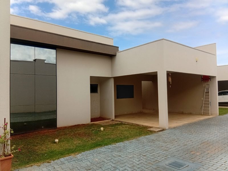 CASA EM CONDOMINIO PARA ALUGAR