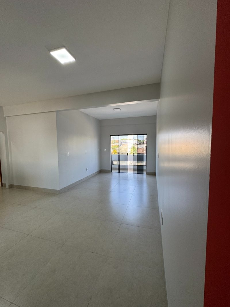 Aluga-se apartamento | Centro