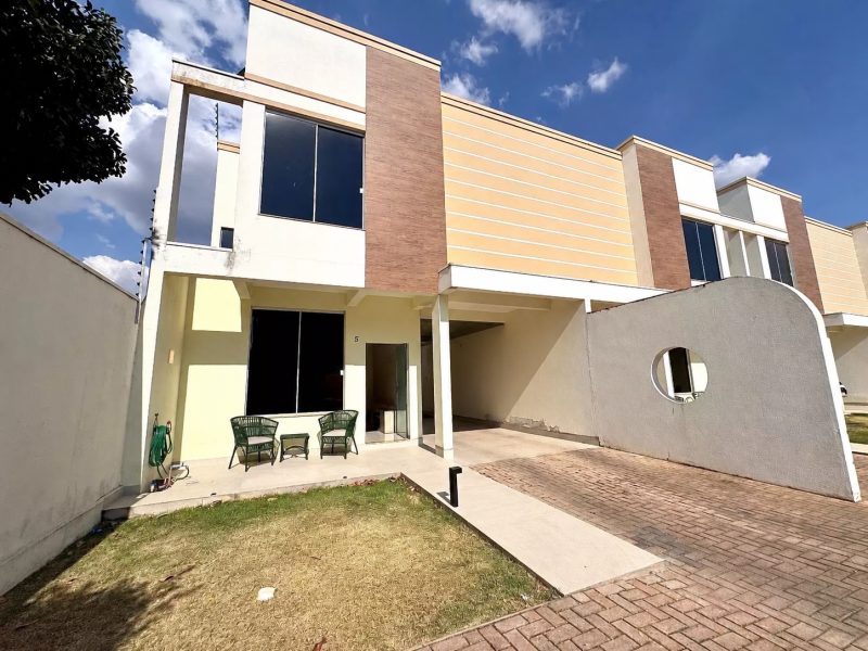 Sobrado no condomínio castanheiros   | BAIRRO NOSSA SENHORA APARECIDA