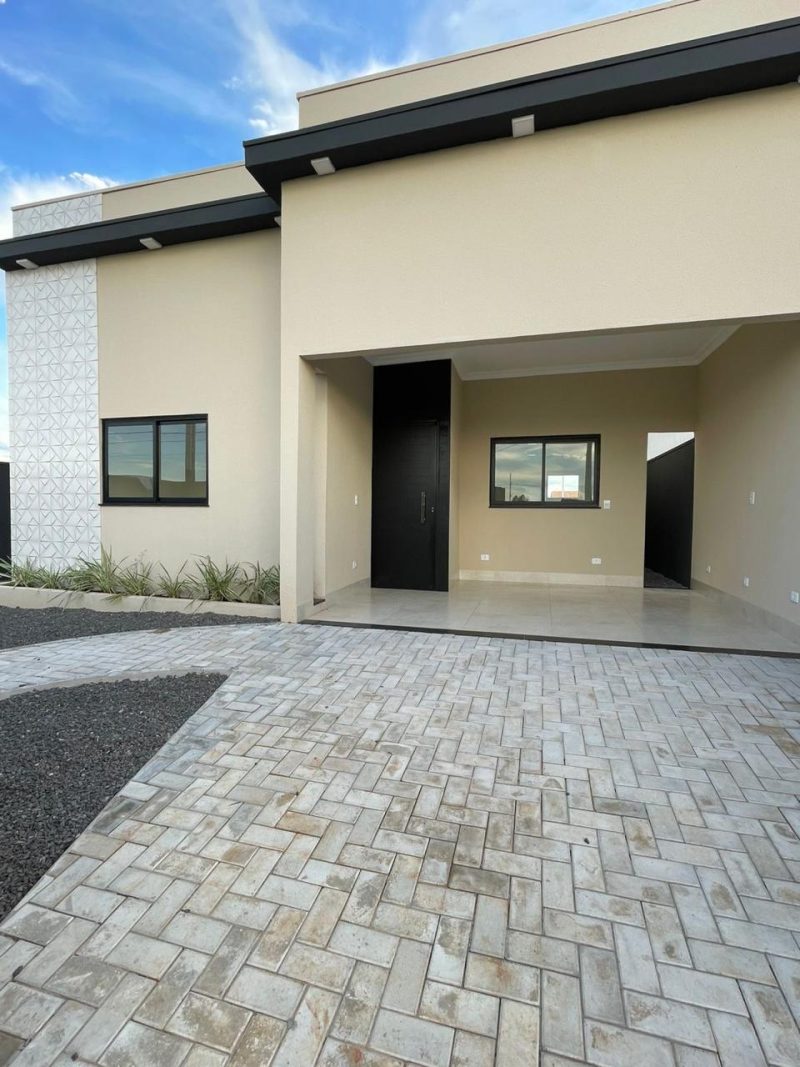 CASA Á VENDA I BAIRRO MONTSSERAT - NOVA MUTUM/ MT