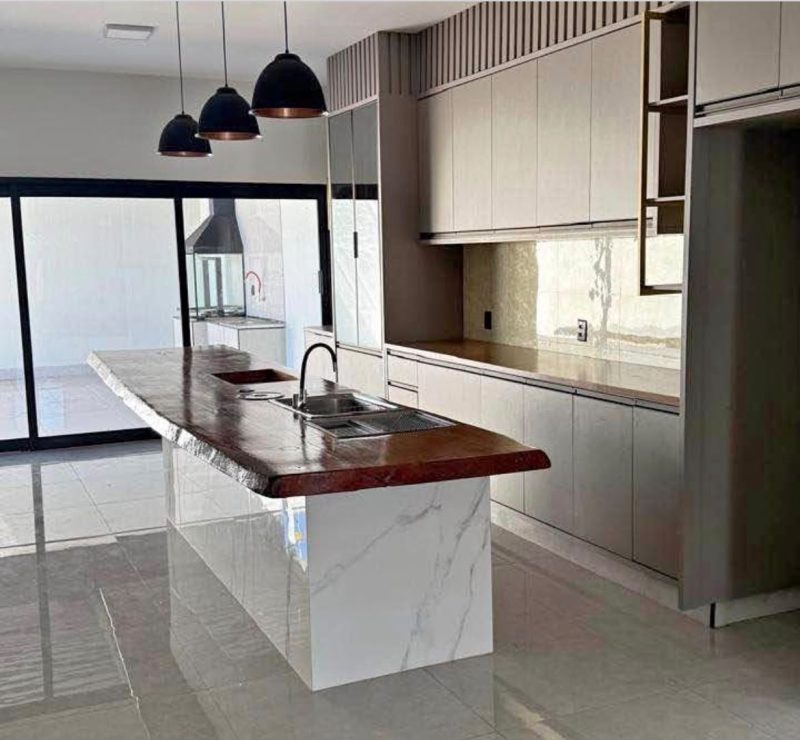 CASA Á VENDA\LOCAÇÃO I BAIRRO MONTSSERAT  - NOVA MUTUM/ MT