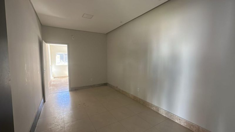 Barracão com sala comercial